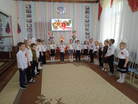 Утренник, посвященный празднованию 9 Мая Утренник, посвященный празднованию 9 Мая.